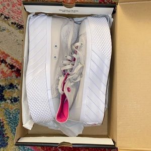 NEW IN BOX Converse Surface Fusion Platform 2X